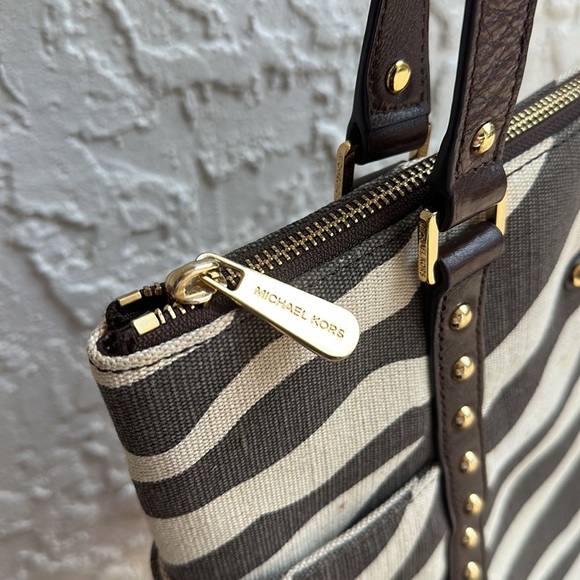 Michael Kors animal print zippered top tote - Picture 7 of 16